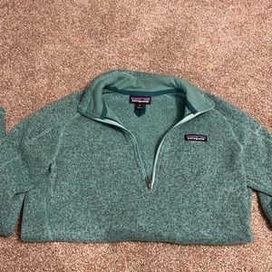 Small Patagonia pullover